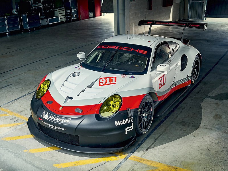 Porsche 911 RSR s motorem před zadní nápravou